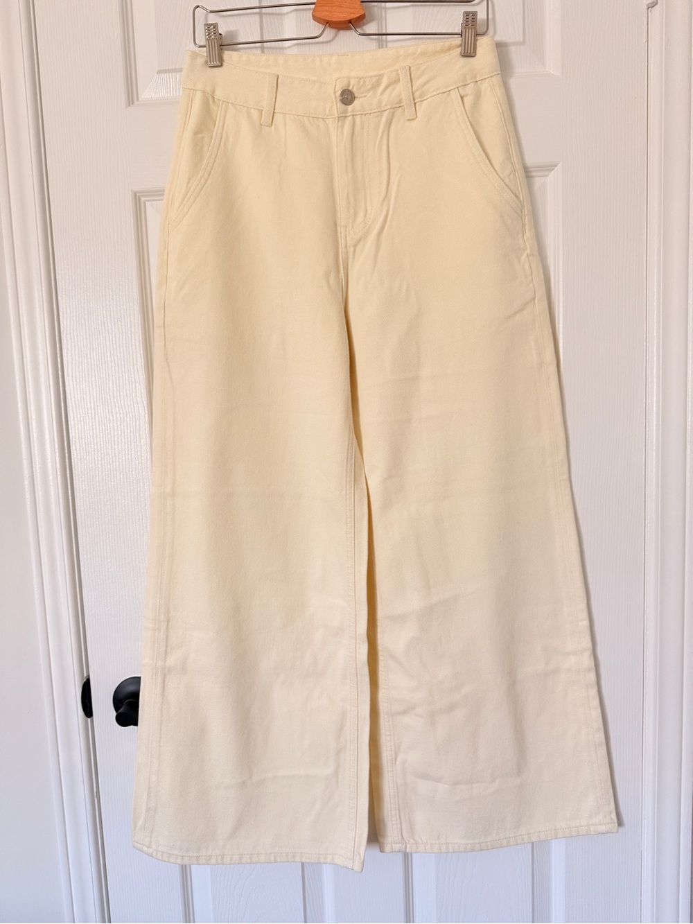 NWNT Burberry High Rise Wide Leg Jeans in Cream